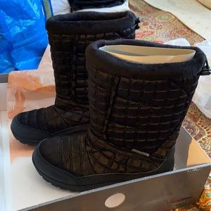Mountrek Lisa II snow boots 7.5